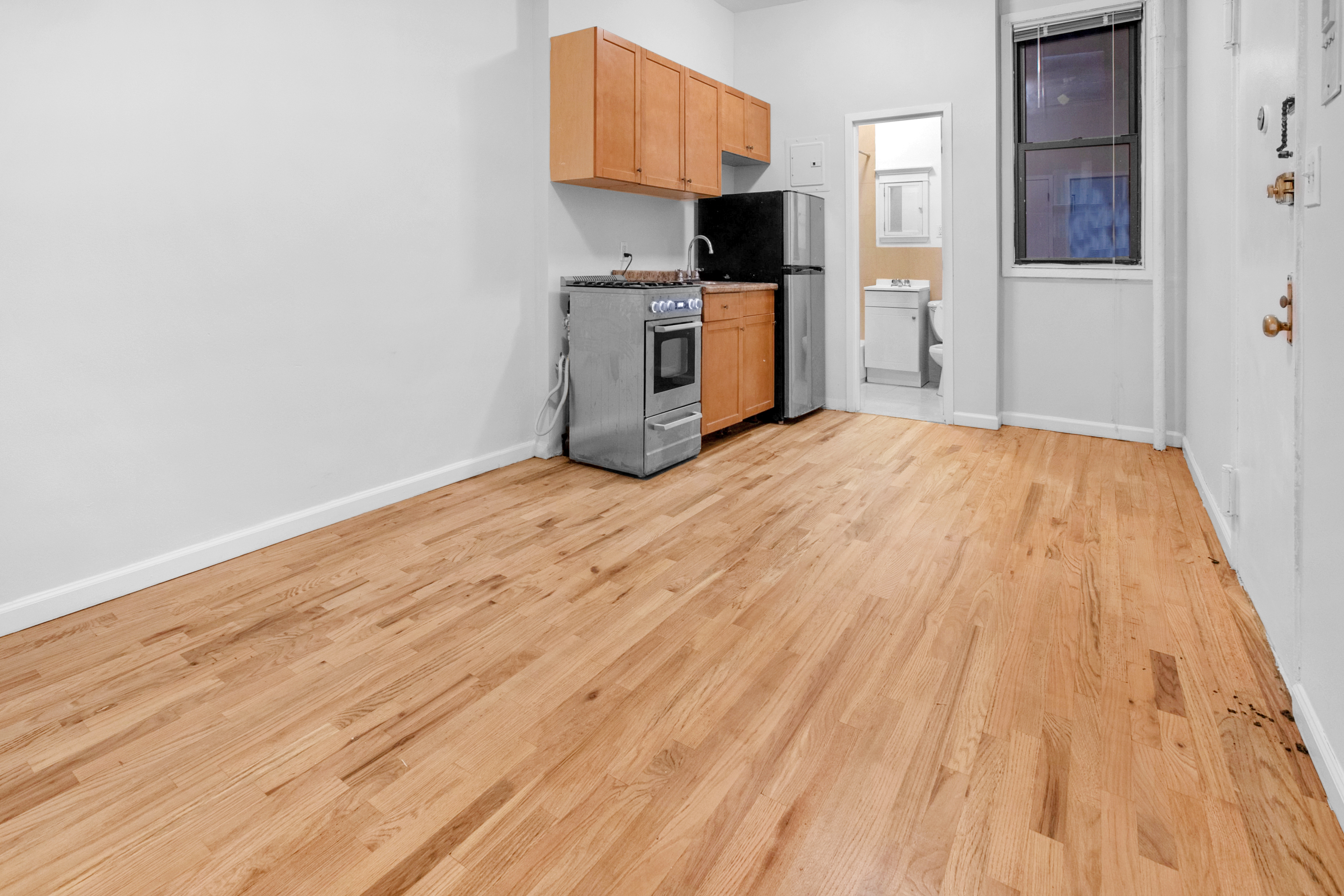 418 East 81st Street, New York, NY, USA - Image 1