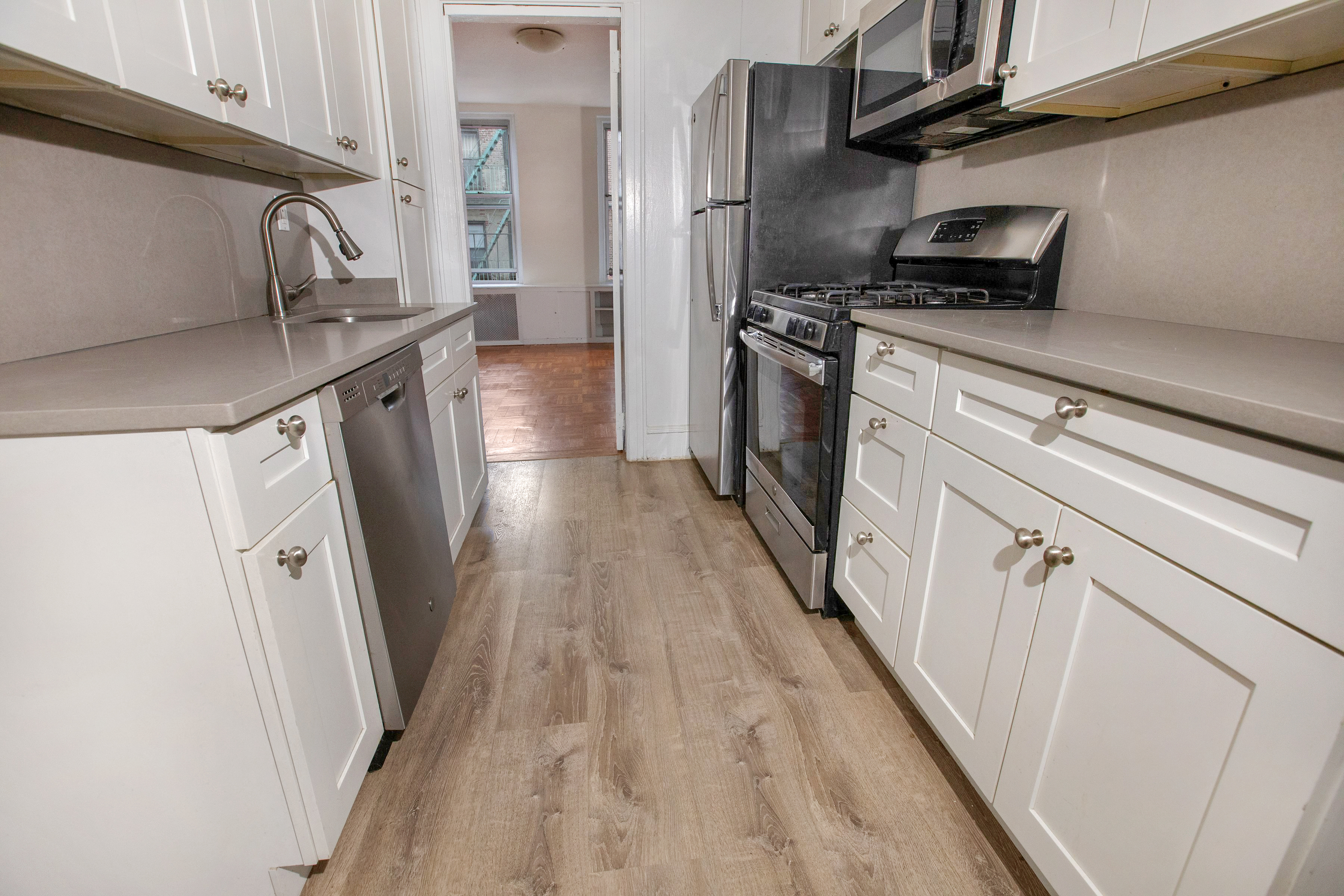 502 East 84th Street, New York, NY, USA - Image 1
