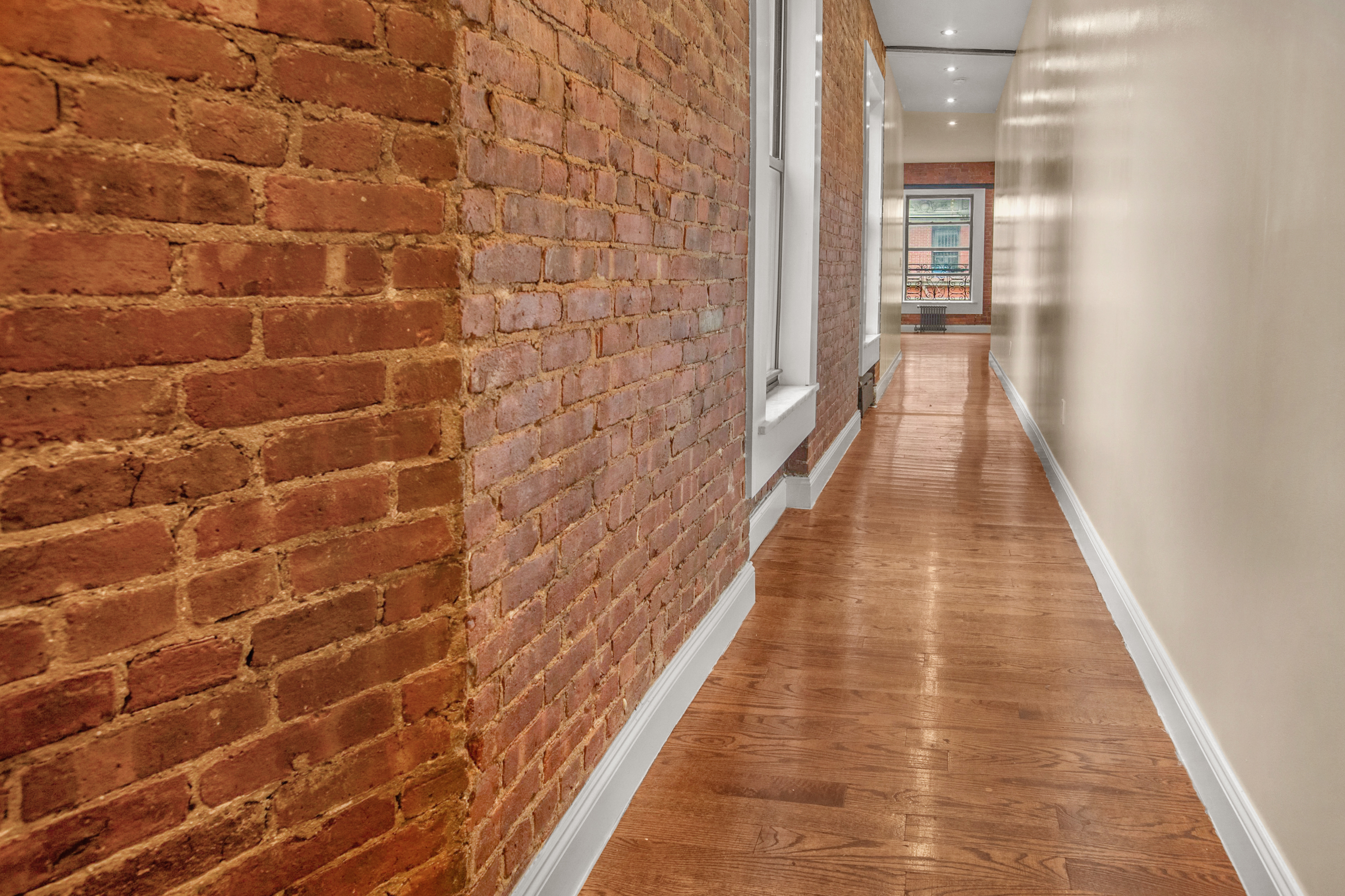 321 West 94th Street, New York, NY, USA - Image 1
