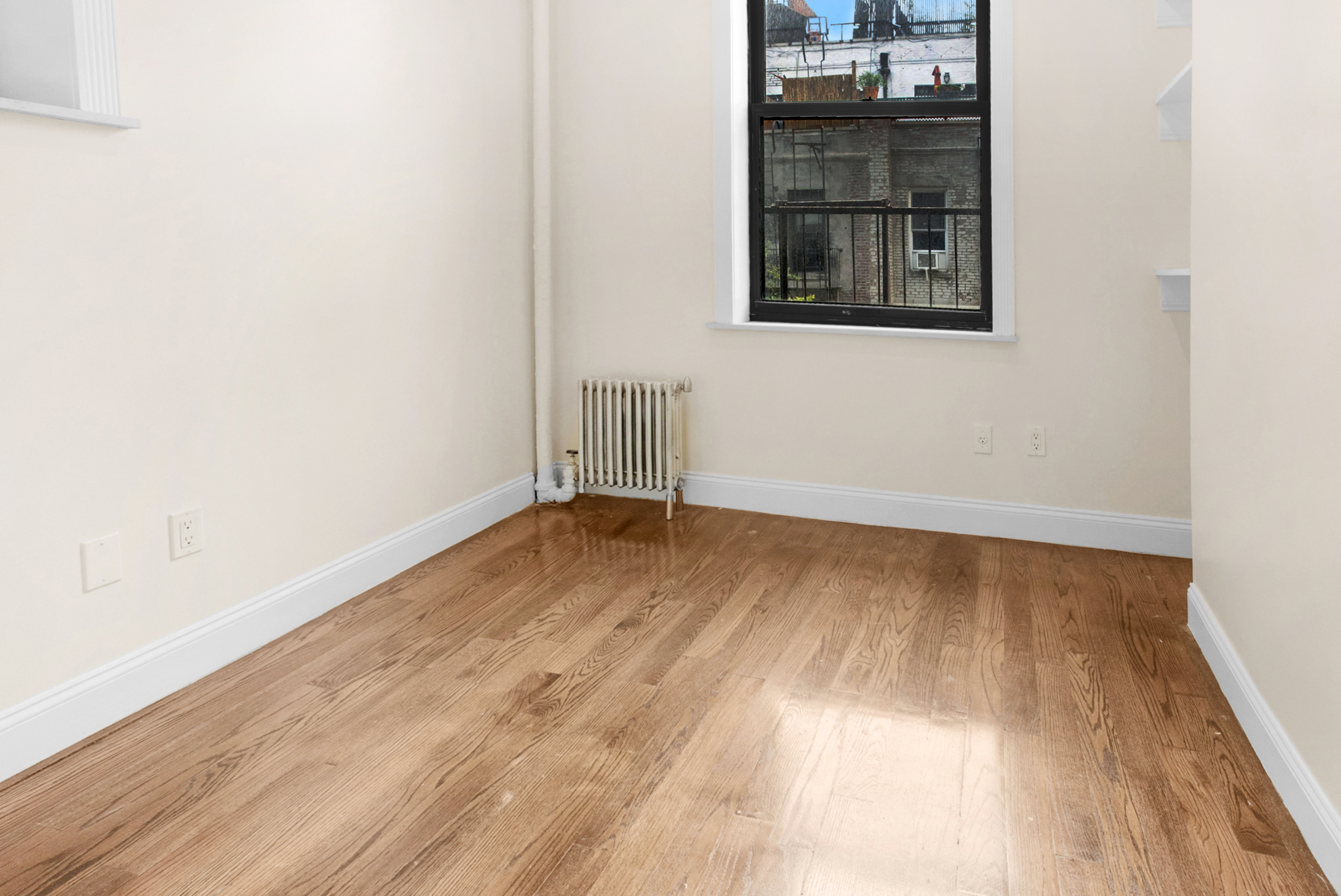 210 West 80th Street, New York, NY, USA - Image 1