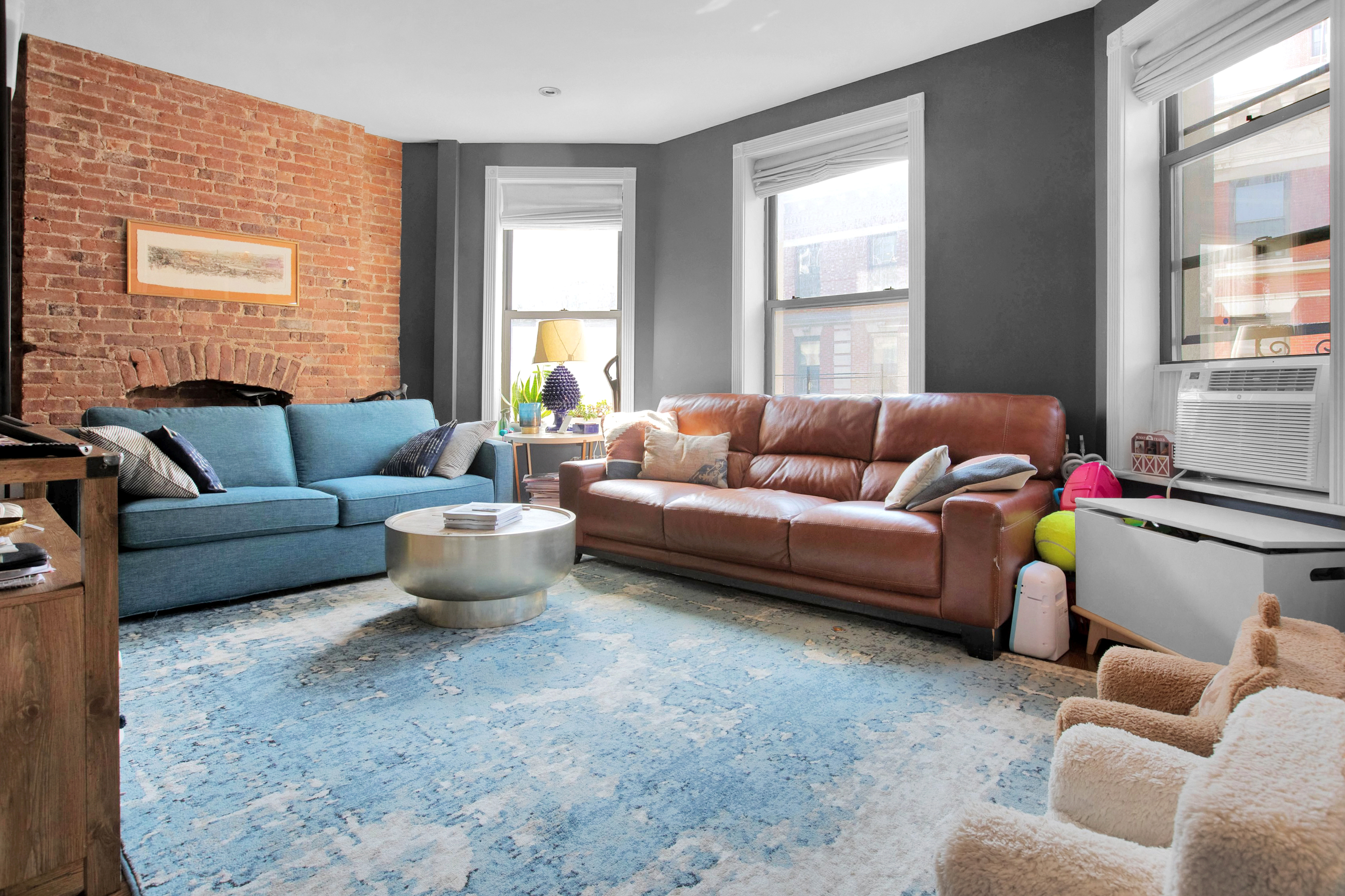 321 West 94th Street, New York, NY, USA - Image 1