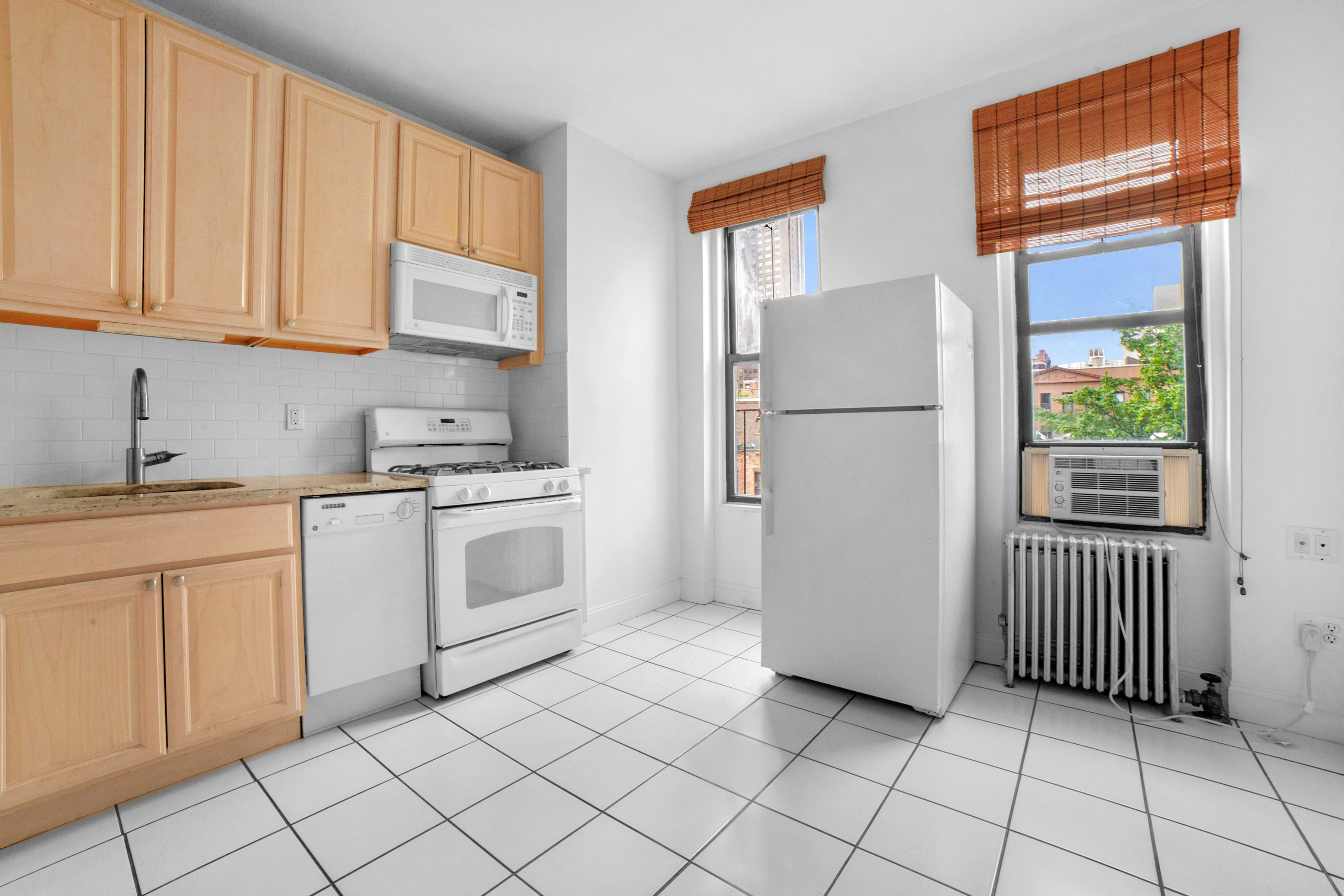 520 East 85th Street, New York, NY, USA - Image 1