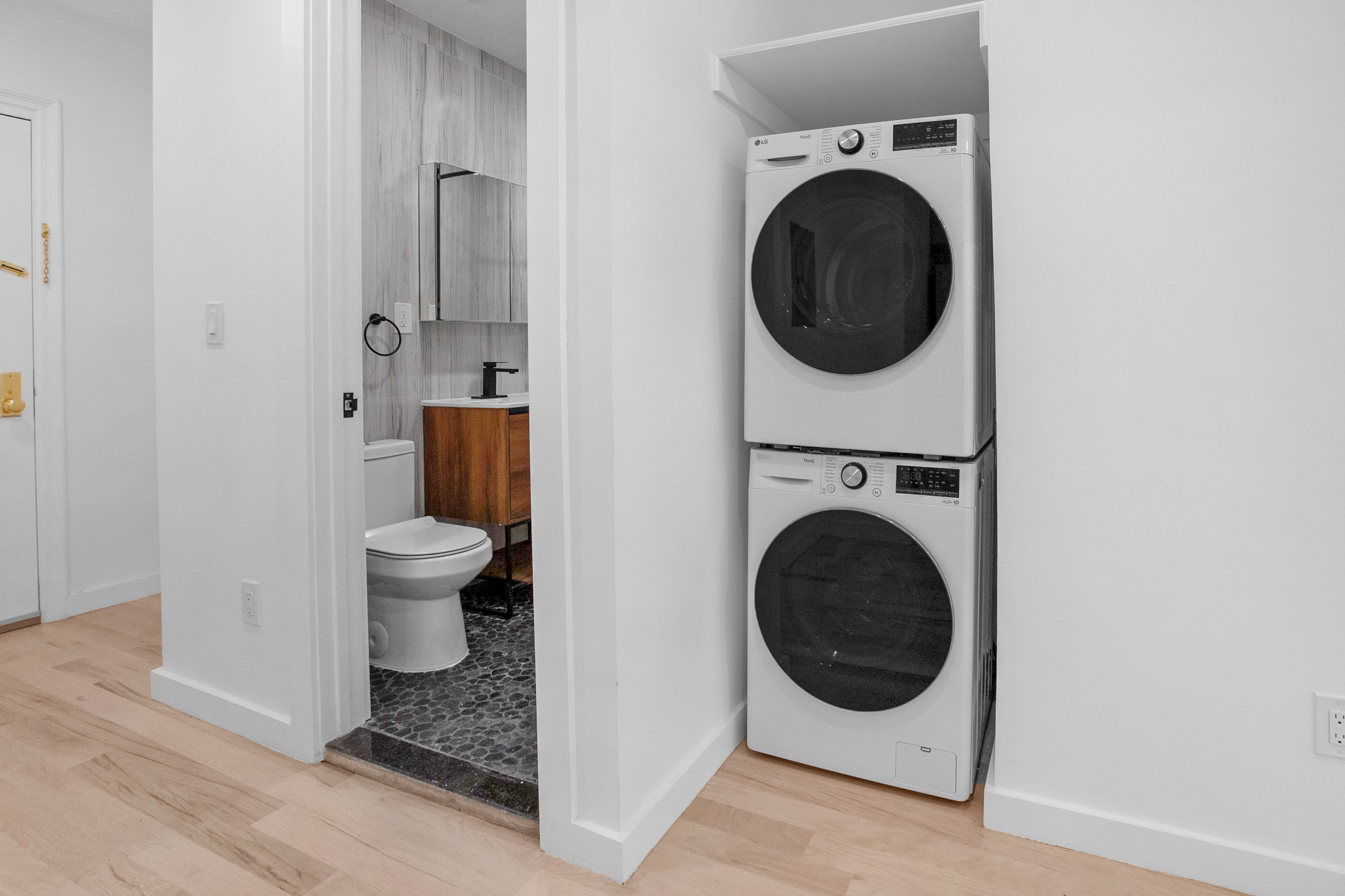 529 East 85th Street, New York, NY, USA - Image 1