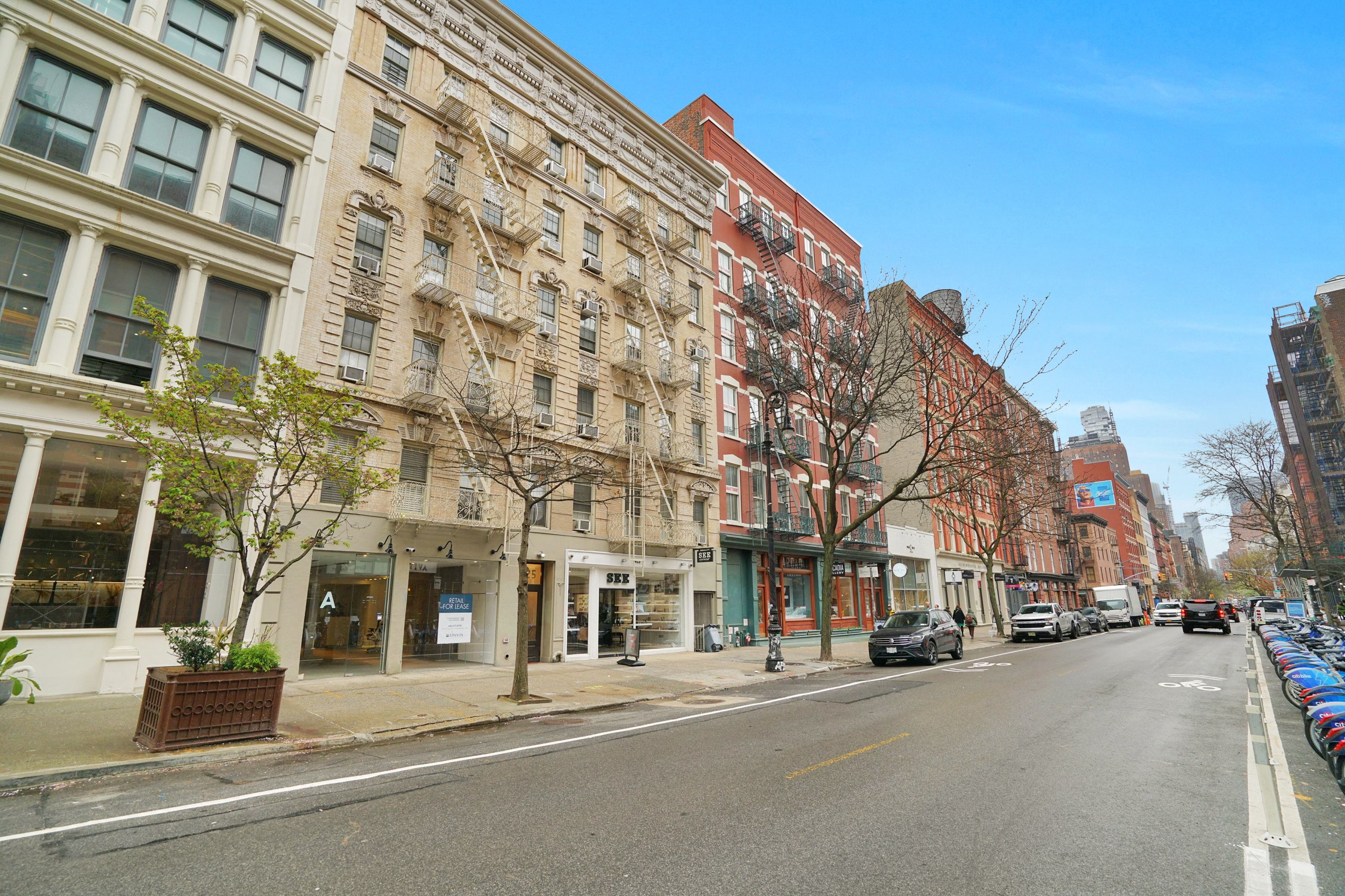 425 West Broadway, New York, NY, USA - Image 1