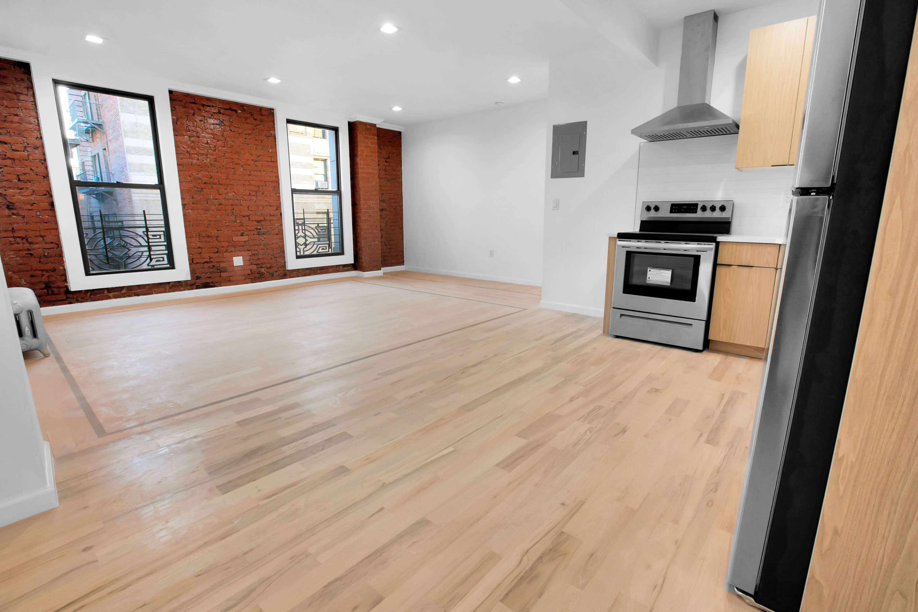 317 West 99th Street, New York, NY, USA - Image 1
