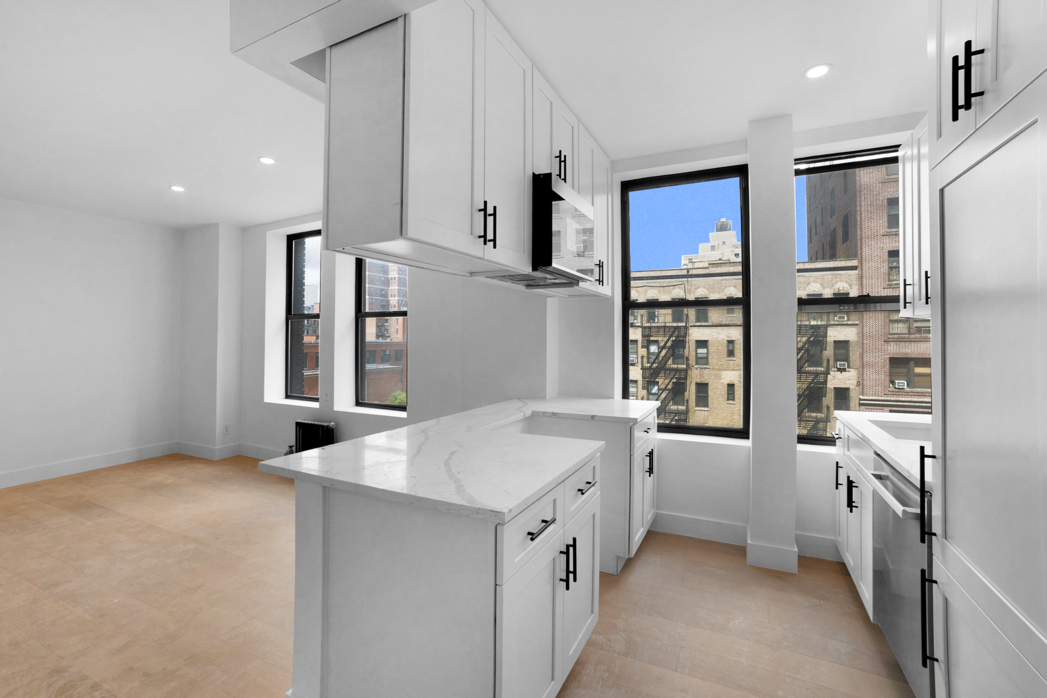 321 West 94th Street, New York, NY, USA - Image 1