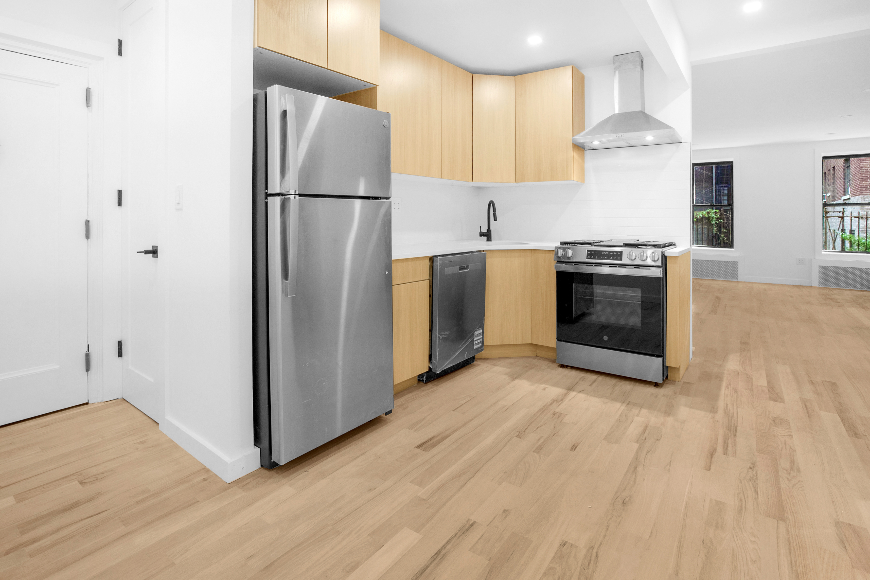 529 East 85th Street, New York, NY, USA - Image 1