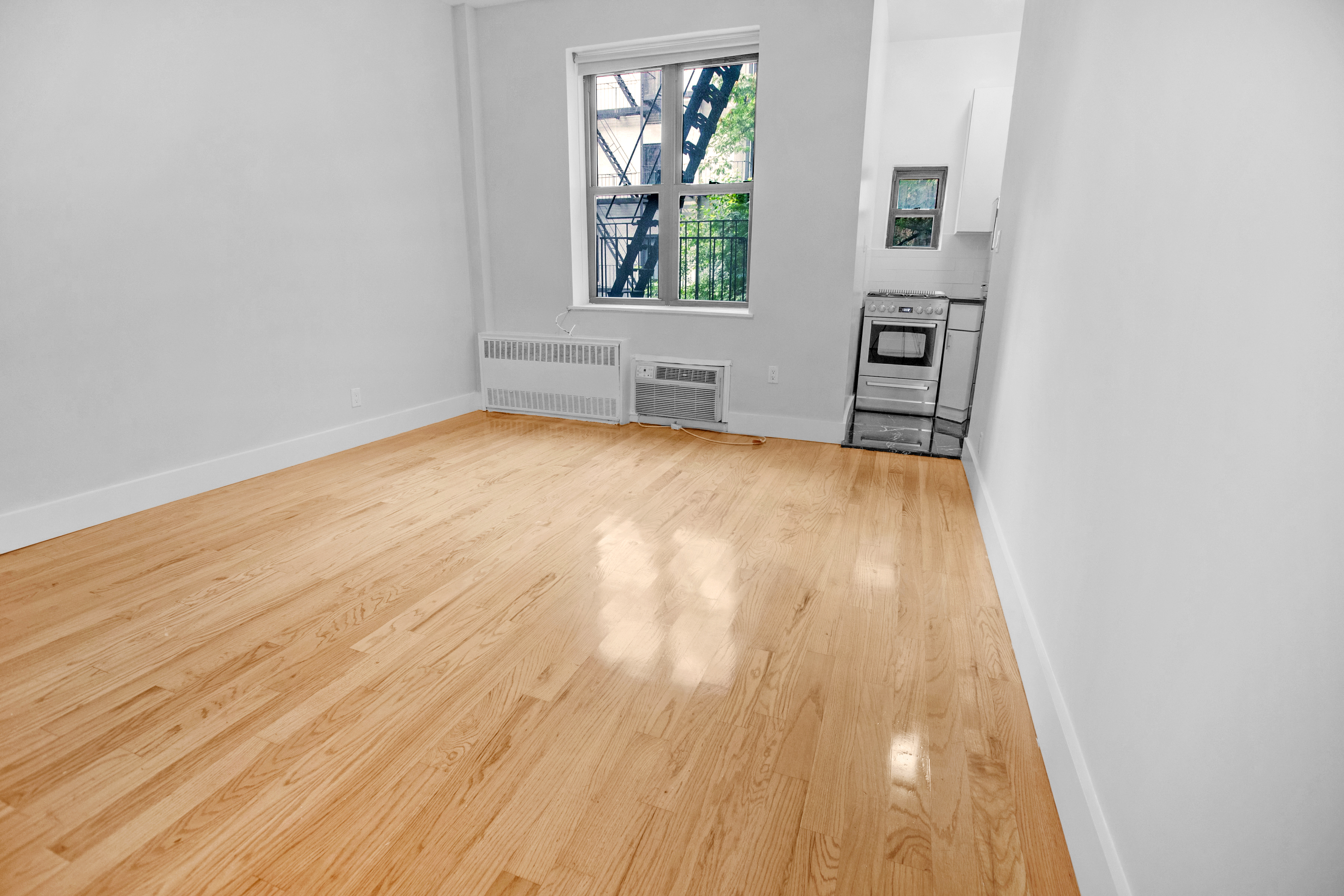 418 East 81st Street, New York, NY, USA - Image 1