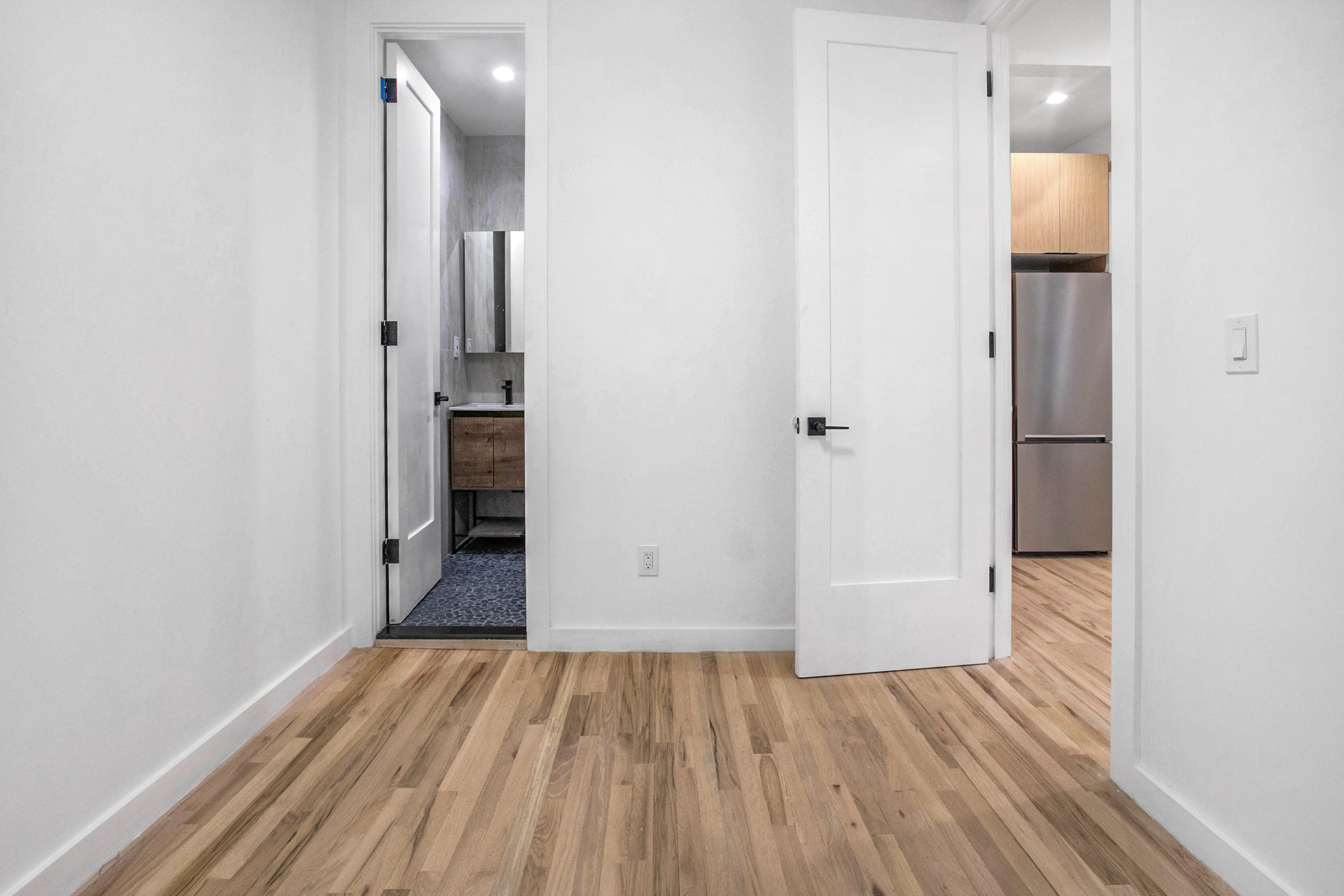 251 West 92nd Street, New York, NY, USA - Image 1