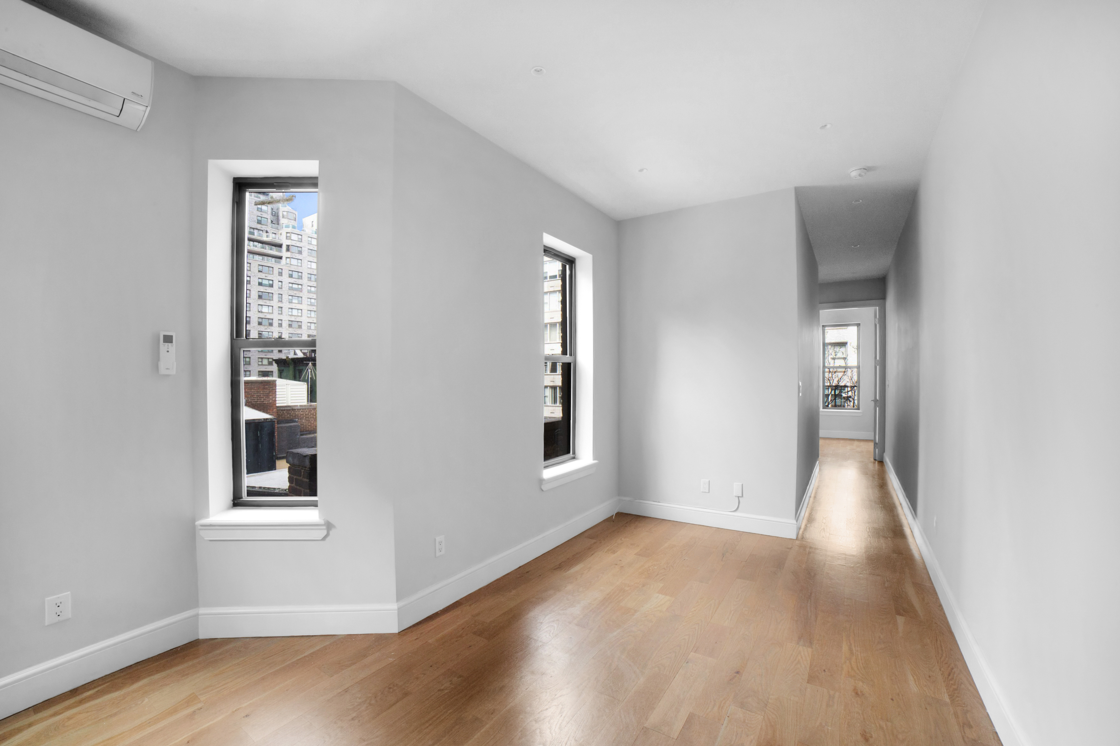 218 East 74th Street, New York, NY, USA - Image 1
