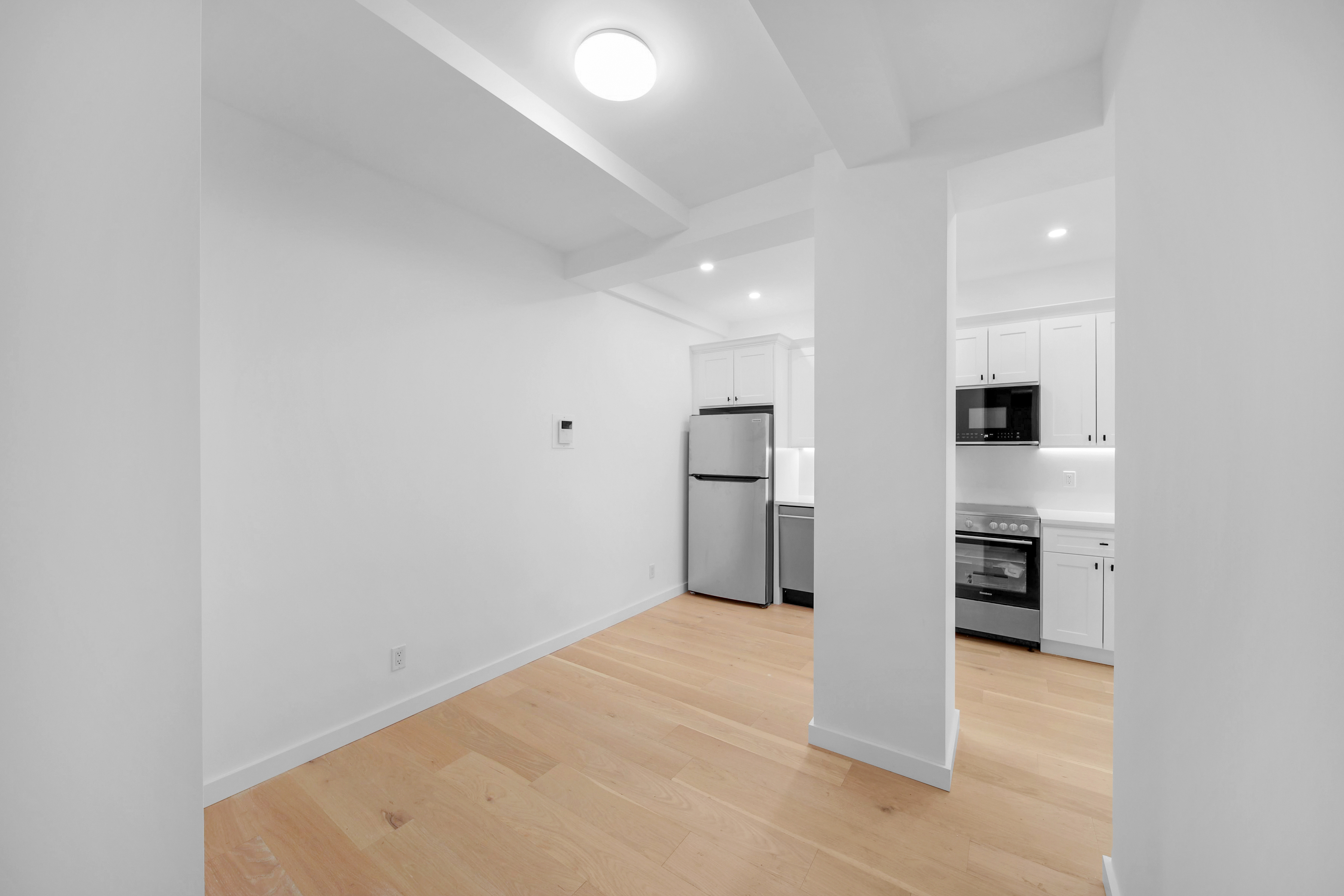 20 West 84th Street, New York, NY, USA - Image 1