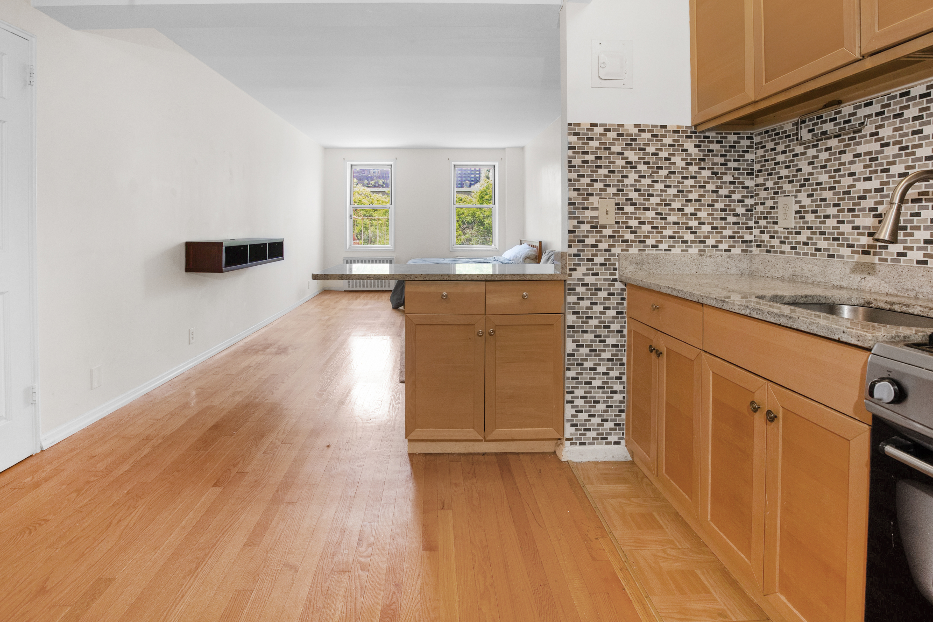 225 East 76th Street, New York, NY, USA - Image 1