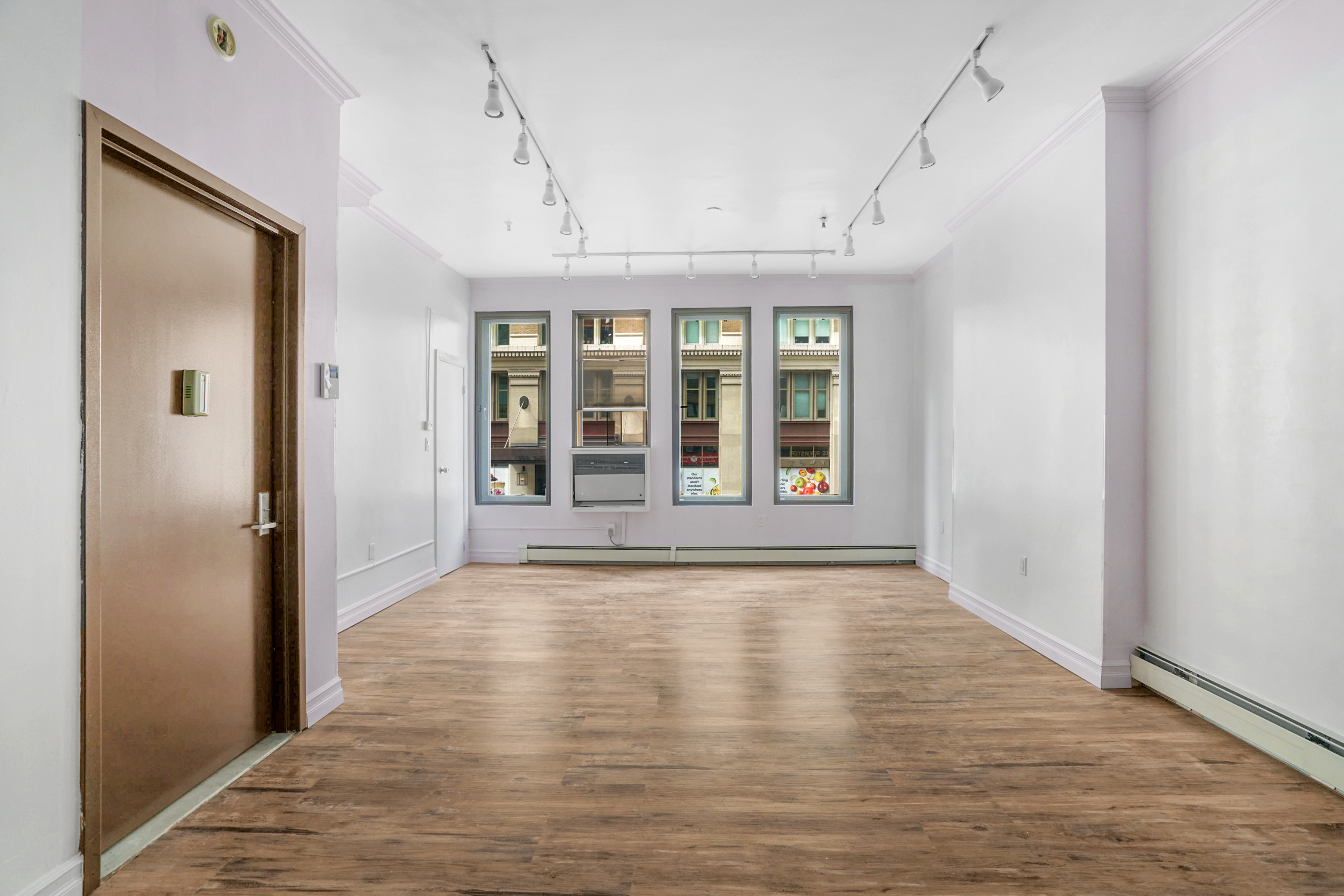 256 7th Avenue, New York, NY, USA - Image 1