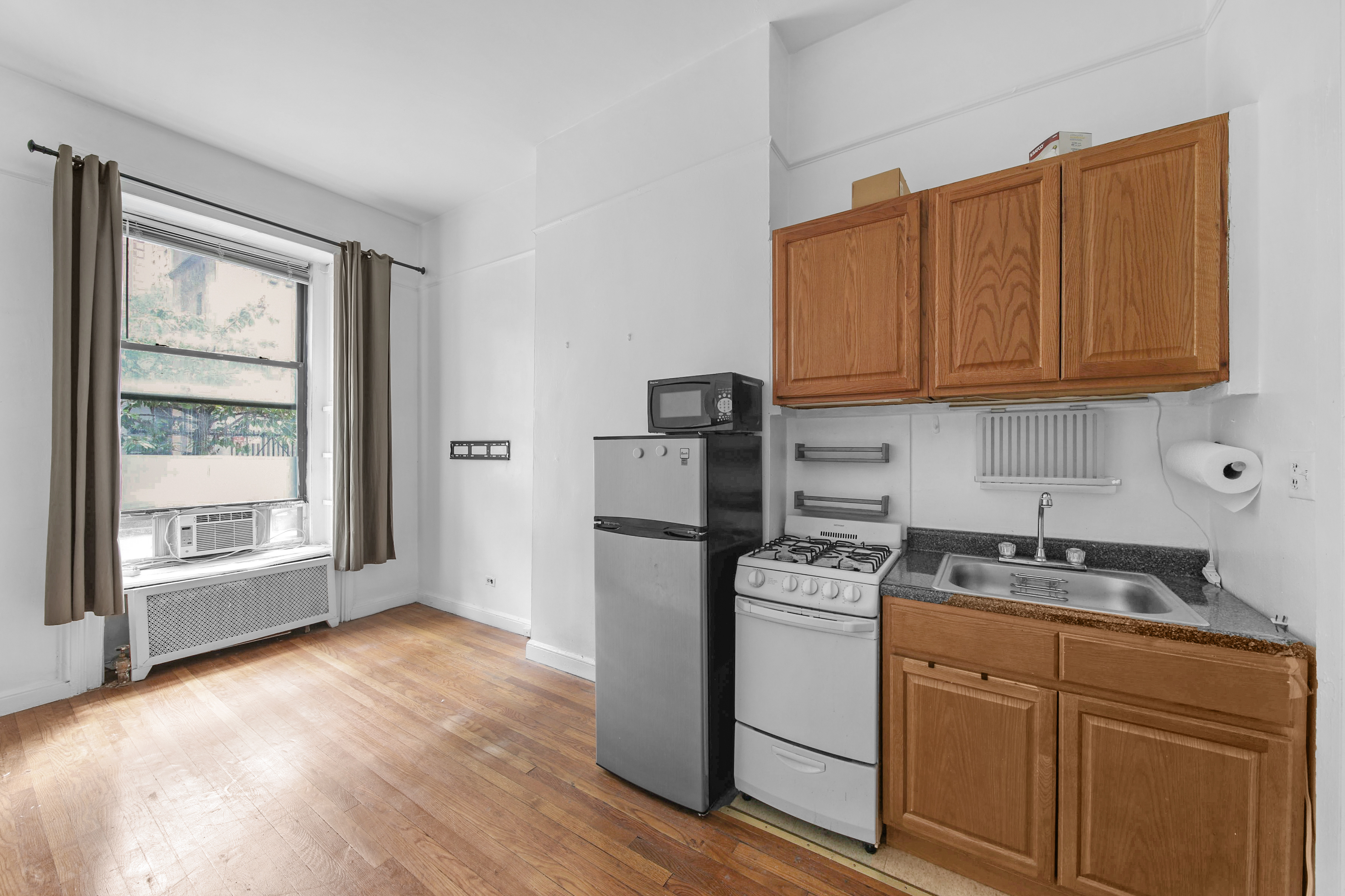 413 East 87th Street, New York, NY, USA - Image 1