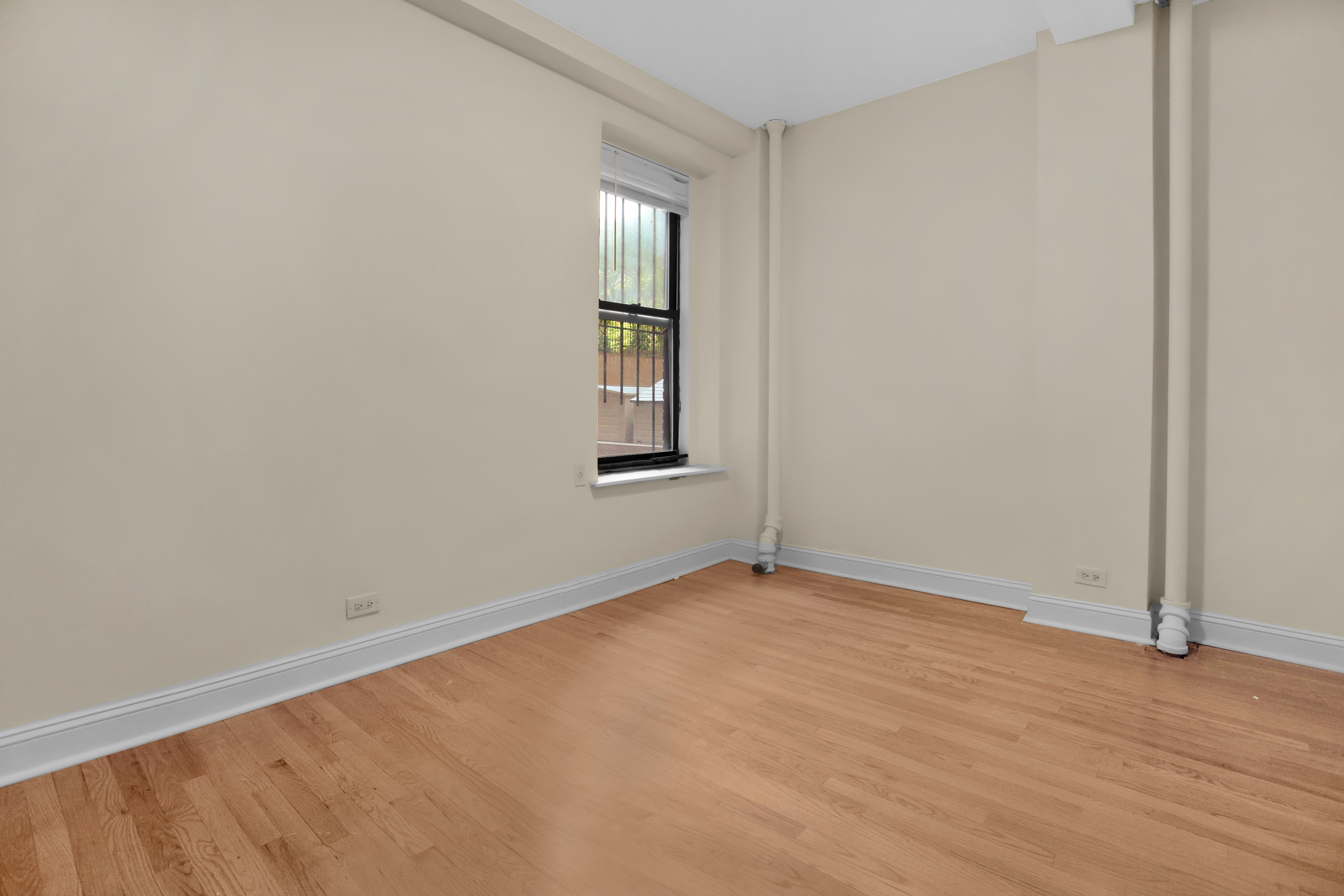 740 West End Avenue, New York, NY, USA - Image 1