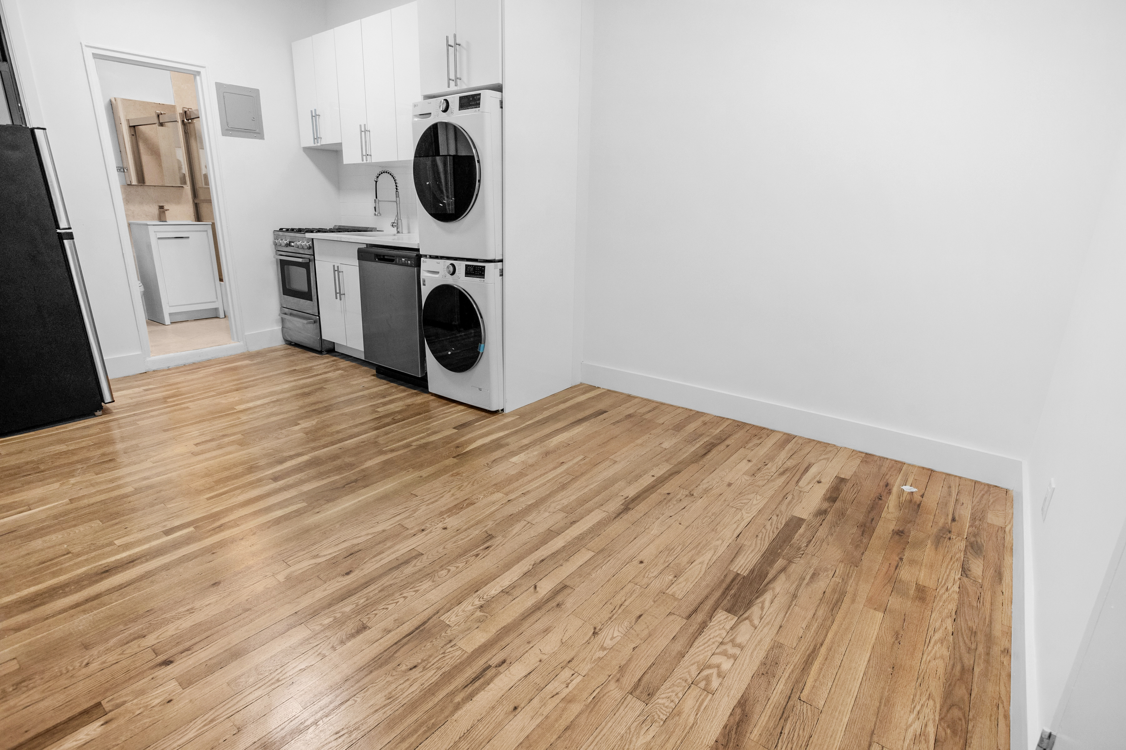 418 East 81st Street, New York, NY, USA - Image 1
